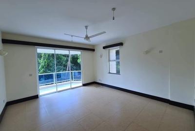 Serviced 4 Bed Apartment with En Suite at Links Road - 3