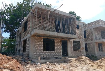 4 Bed Townhouse with En Suite at Green Wood Drive - 2