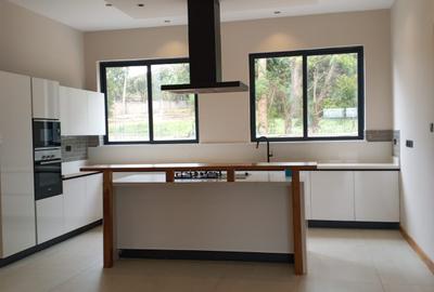 4 Bed Apartment with En Suite in Westlands Area - 3