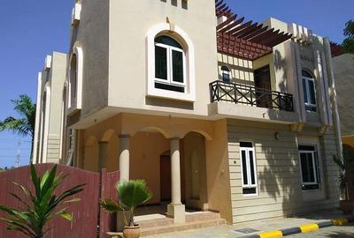 5 Bed Townhouse with Swimming Pool in Nyali Area