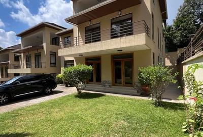 5 Bed Townhouse with En Suite at Lavington Green