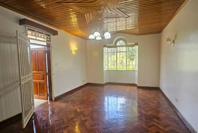 3 Bed House with En Suite at Runda - 2