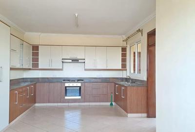 3 Bed Apartment with En Suite at Brookside Drive