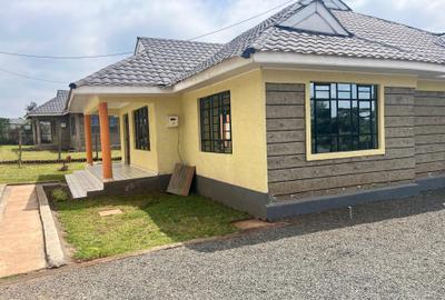 4 Bed House with En Suite at Shompole Road - 2