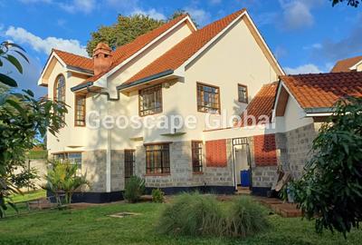 5 Bed House with En Suite in Runda