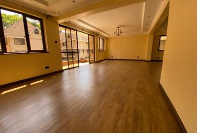5 Bed Villa with En Suite in Lavington