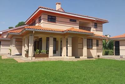 5 Bed House with En Suite in Runda