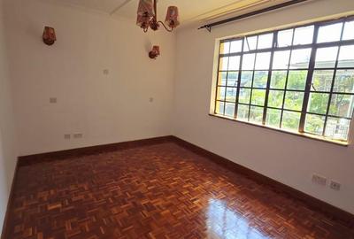 5 Bed Townhouse with En Suite in Lavington - 2