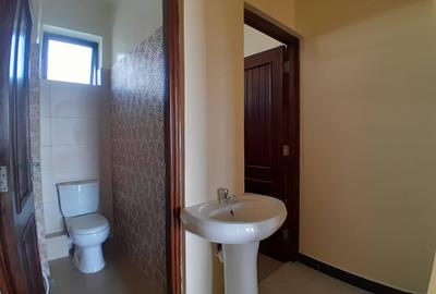 2 Bed Apartment with En Suite in Tudor - 3