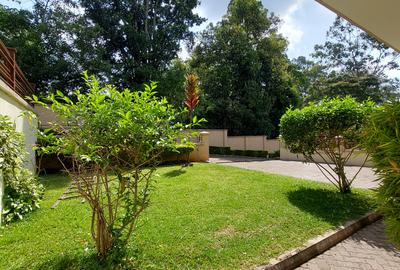 5 Bed Townhouse with En Suite in Lavington - 2