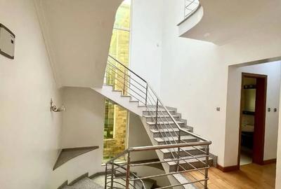 4 Bed Townhouse with En Suite at Riverside Drive - 4