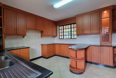 5 Bed Townhouse with En Suite in Kileleshwa