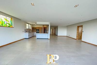 4 Bed Apartment with En Suite in Spring Valley - 3