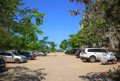 3 Bed Apartment with Swimming Pool in Mombasa Island - 3