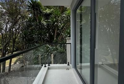 Serviced 3 Bed Apartment with En Suite at Brookside Area - 4