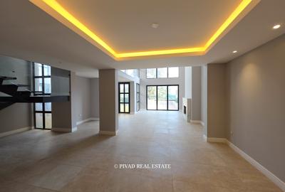 4 Bed Townhouse with Swimming Pool in Runda - 2