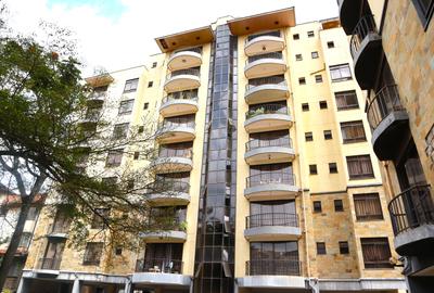 Serviced 3 Bed Apartment with En Suite in Lavington