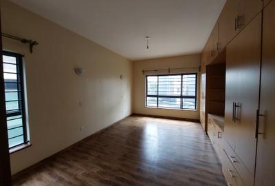 3 Bed Apartment with En Suite at Rhapta Road