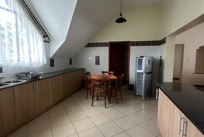 1 Bed Apartment with Gym in Kilimani