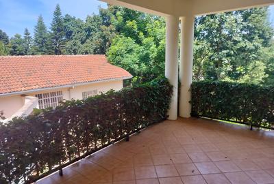 6 Bed House with En Suite in Nyari