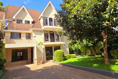 5 Bed Townhouse with En Suite at Lavington Off James Gichuru Road