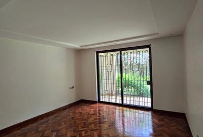 5 Bed Townhouse with En Suite in Lavington - 4