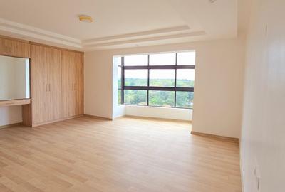 4 Bed Apartment with En Suite at Parklands Avenue