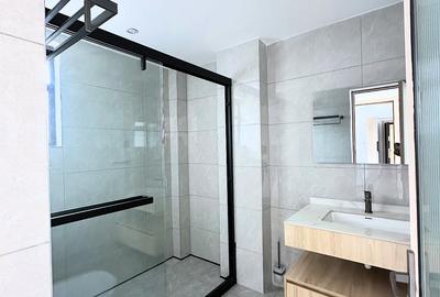 2 Bed Apartment with En Suite at Riverside Drive - 4