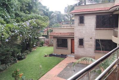 4 Bed Townhouse with En Suite in Nyari