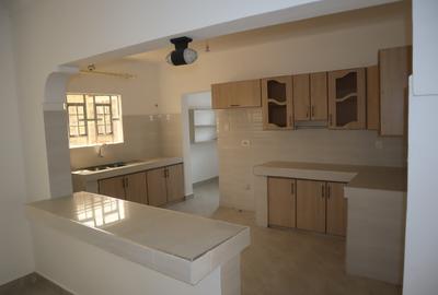 3 Bed House with En Suite at Acacia Area