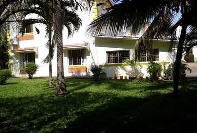 4 Bed House with Swimming Pool in Nyali Area