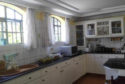 4 Bed House with En Suite in Runda