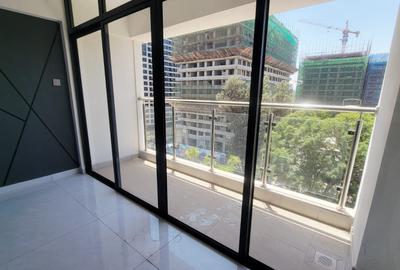 2 Bed Apartment with En Suite in Westlands Area - 4