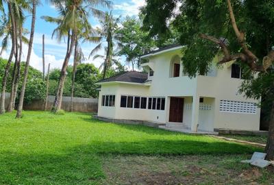 6 Bed Villa with En Suite at Mtwapa