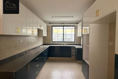 4 Bed Townhouse with En Suite in Lavington - 2