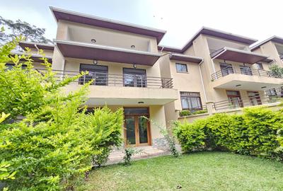 5 Bed House with En Suite in Lavington