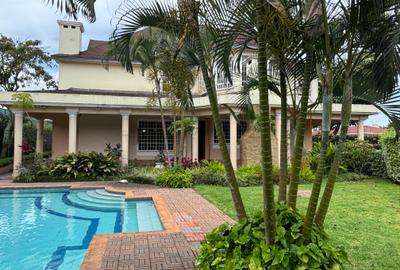 5 Bed House with En Suite in Runda