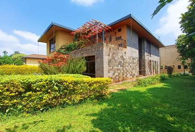 4 Bed House with En Suite in Runda