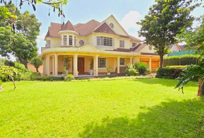 5 Bed House with En Suite at Runda