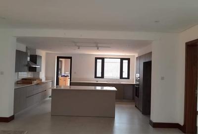 4 Bed Townhouse with En Suite at Kitisuru