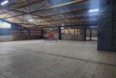 30,000 ft² Warehouse with Service Charge Included in Industrial Area - 2
