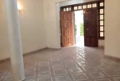 6 Bed House with En Suite at Runda