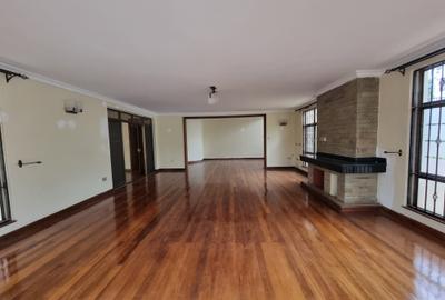 6 Bed House with En Suite in Kitisuru