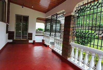 4 Bed House with En Suite at Rosslyn - 3