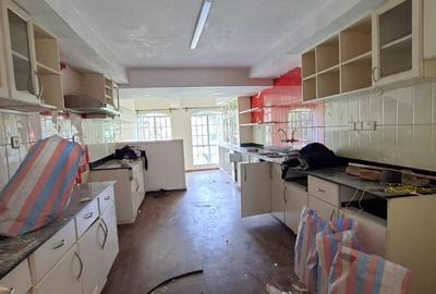 5 Bed Villa with En Suite in Lavington - 4