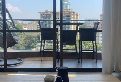 4 Bed Apartment with En Suite at Riverside Drive - 2