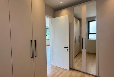 5 Bed Villa with En Suite in Lavington - 4