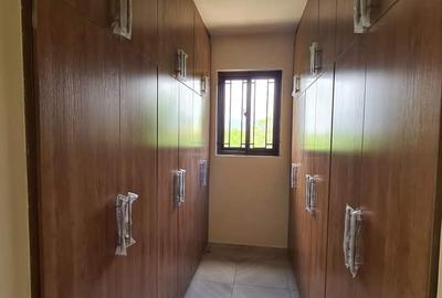 3 Bed Apartment with En Suite at Kasuku Road