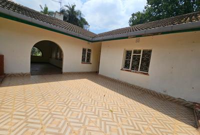 6 Bed House with En Suite in Thigiri