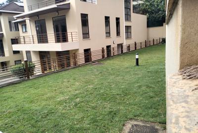 5 Bed Townhouse with En Suite in Lavington - 4